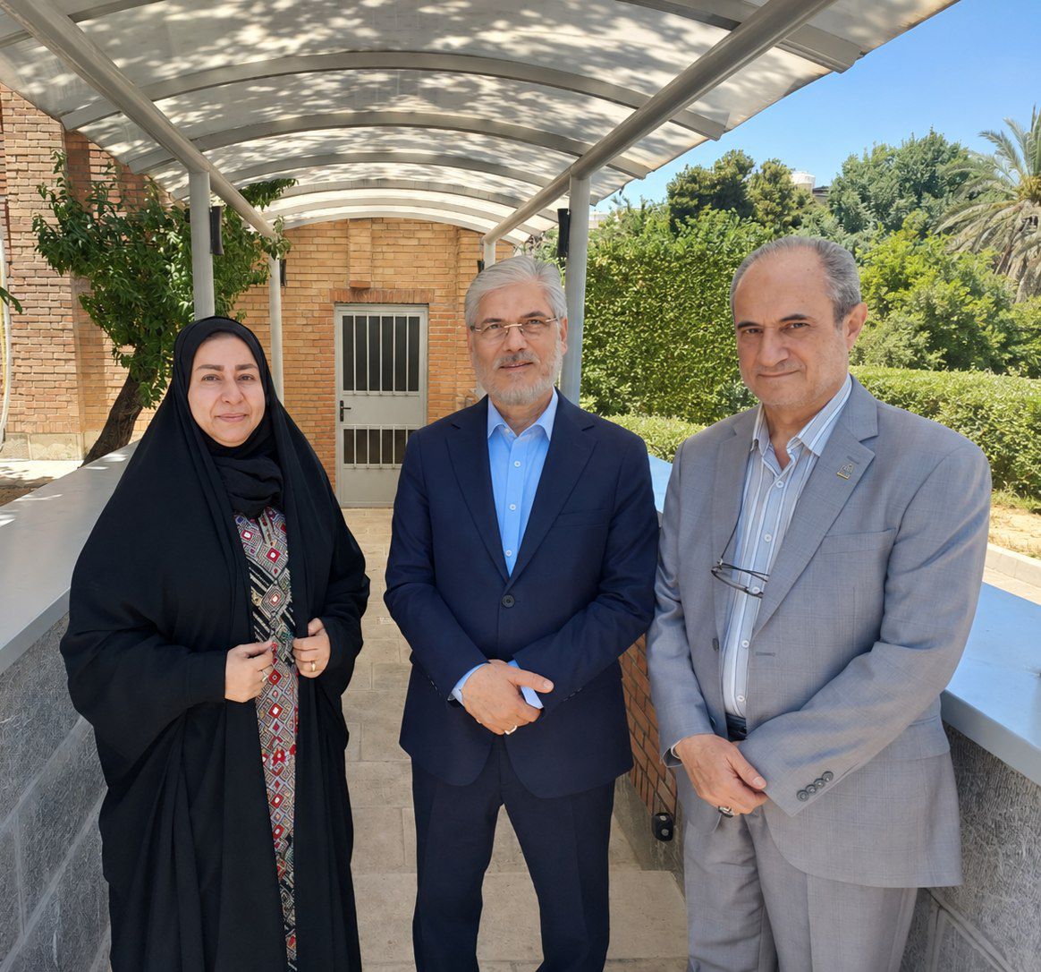 دیدار سرپرست پژوهشگاه زابل با وزیر محترم علوم، تحقیقات و فناوری، در حاشیه سی‌وسومین آیین نکوداشت اعضای هیأت علمی نمونه کشوری
